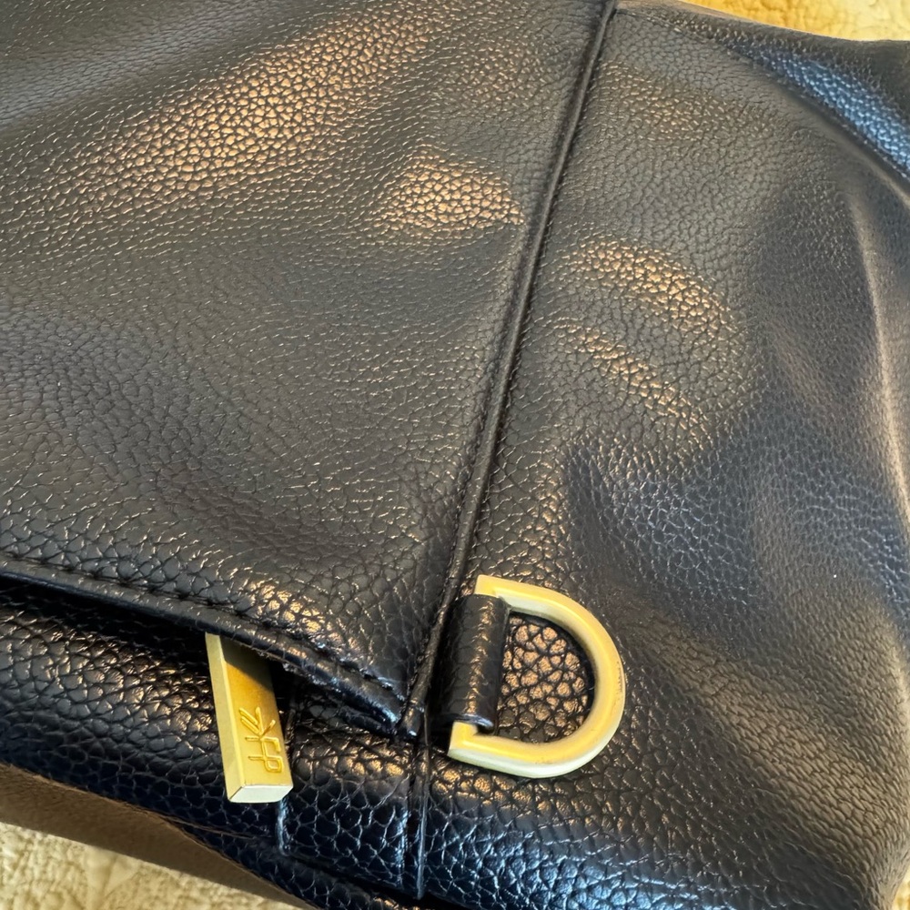 Freshly Picked Vegan Leather Weekender Bag - Picture 11 of 13